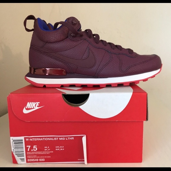 nike internationalist mid leather